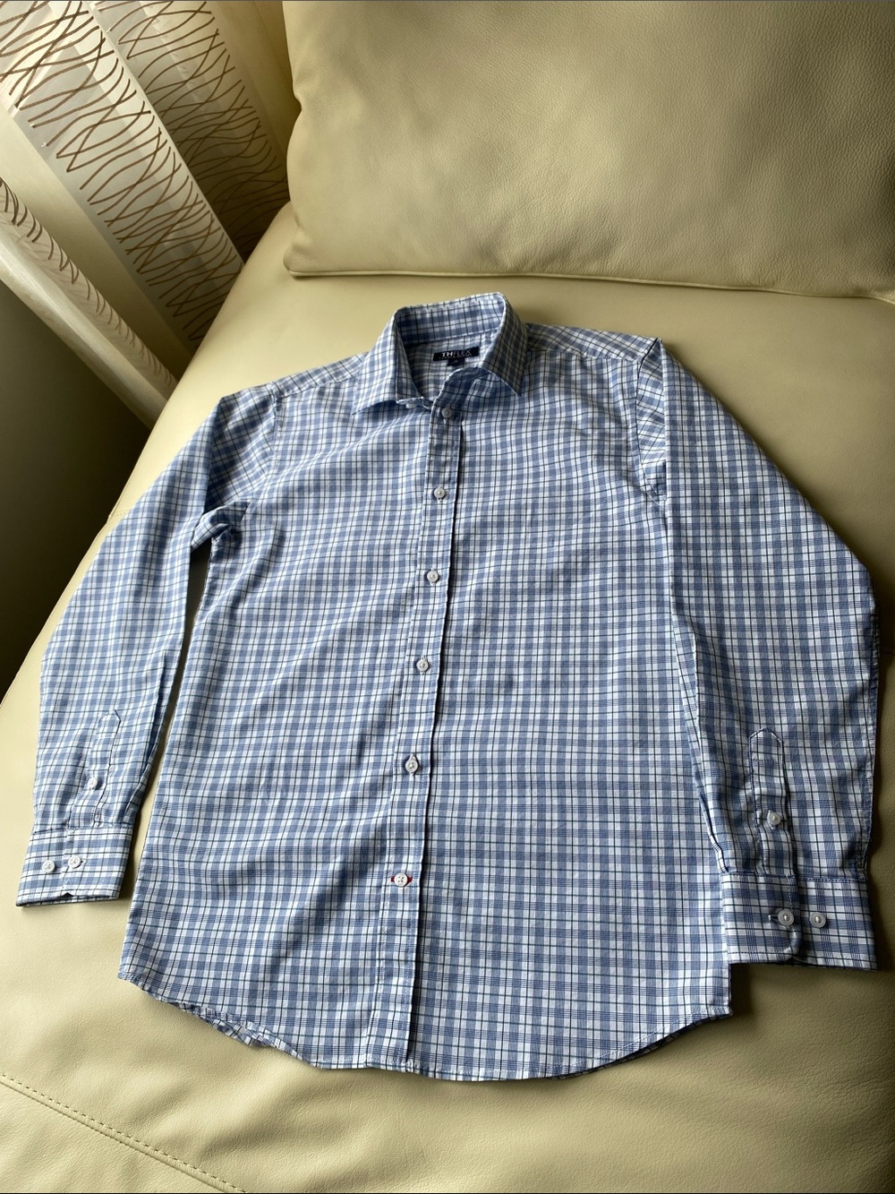 Bundle of boys clothes: 2 button down shirts and 5 shorts between 10-13 y old